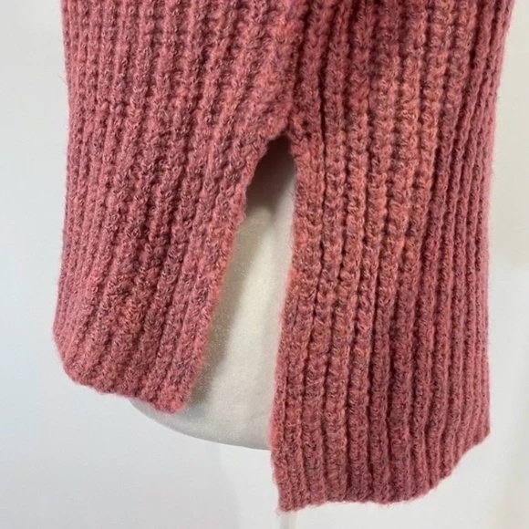 New Leith Chunky Knit Mock Neck Side Slit Sweater Raspberry Pink Size Small - Picture 9 of 15